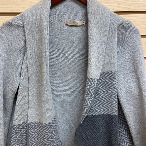 A IDA women cardigan sweater made in Italy size Medium open style. - Picture 3 of 6